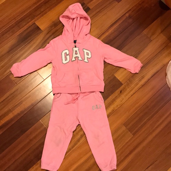 GAP Other - ☀️2 for $12☀️ Gap 2t sweatsuit